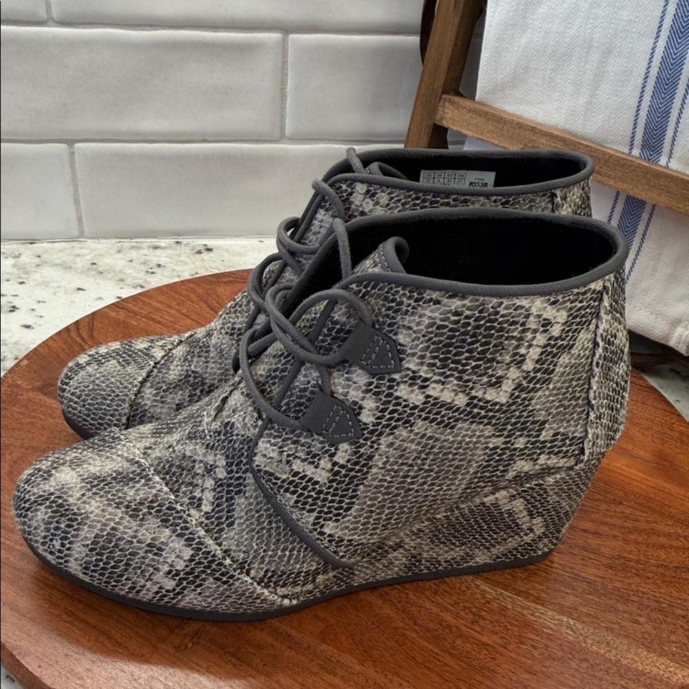TOMS Kala Wedge Booties - Picture 4 of 13
